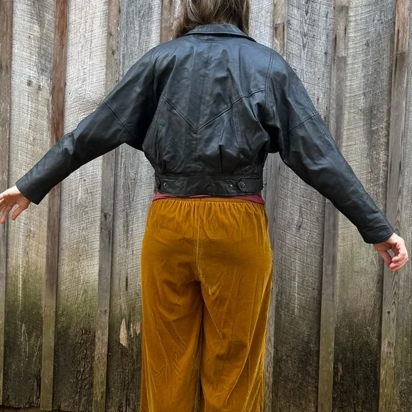 Vintage Black Leather Cropped Jacket - Picture 15 of 15